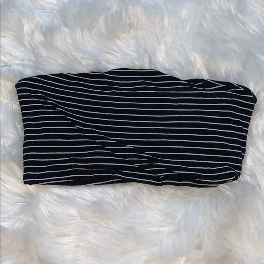 Black stripped crop top
